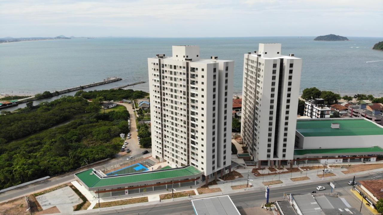 Aptos Em Home Club Frente Mar Com Area De Lazer Completa Penha  Exterior foto
